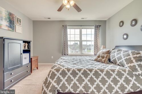 105 Knollwood Dr, Lancaster PA 17601-5613 exterior