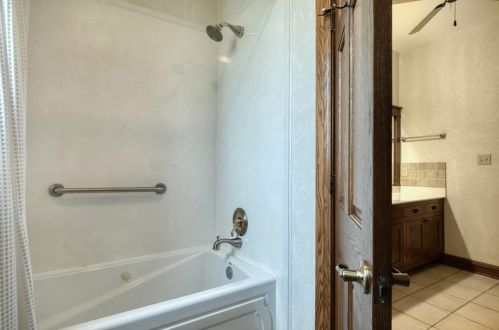 2200 Cedar Holw Rd, Georgetown TX 78628-7015 exterior