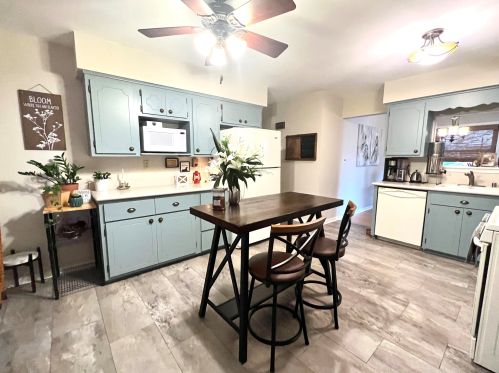 6053 21st St, Milwaukee WI  53221-5052 exterior