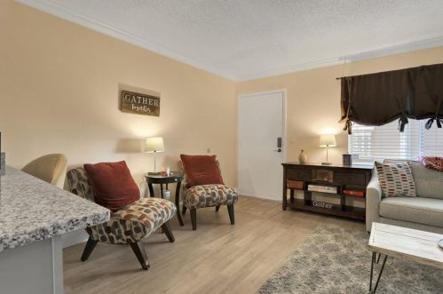 145 Oyster Bay Cir, Altamonte Springs, FL 32701-8041