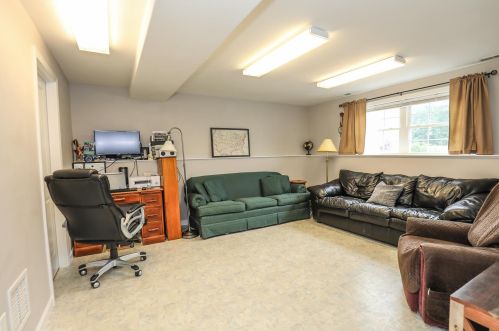 12 Ty Ln, Concord NH  03303-1049 exterior