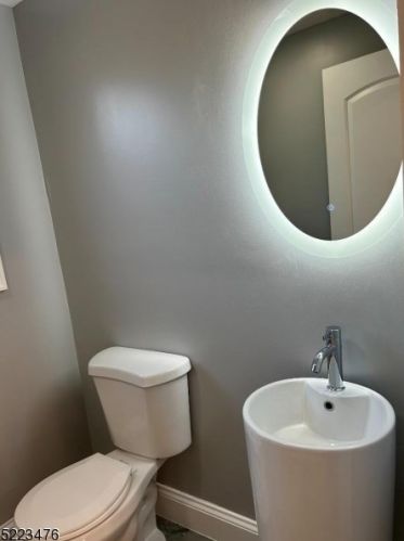 51 Leslie Pl, Irvington NJ  07111-1106 exterior