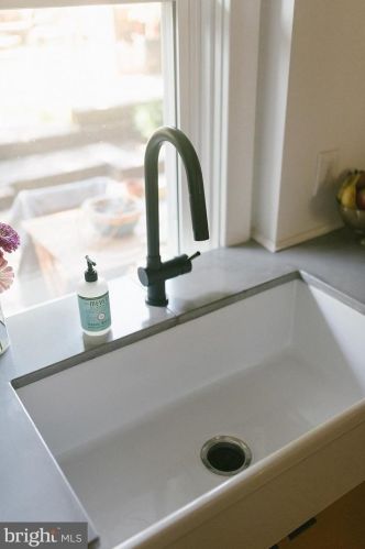 460 New Dorwart St, Lancaster PA 17603-5220 exterior