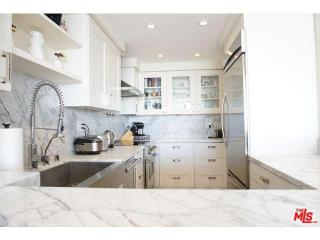 2220 Avenue Of The Stars, Los Angeles CA  90067-5656 exterior