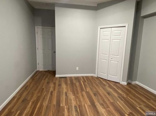 684 18 St, Paterson NJ 07501-2111 exterior