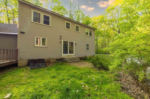 29 Poor Richards Dr, Concord, NH 03304-3506