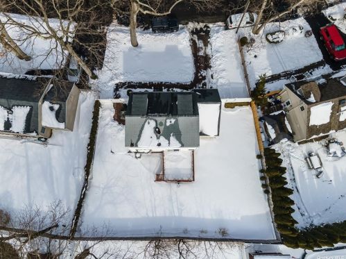 4 Lynhaven Pl, Commack NY 11725-3107 exterior