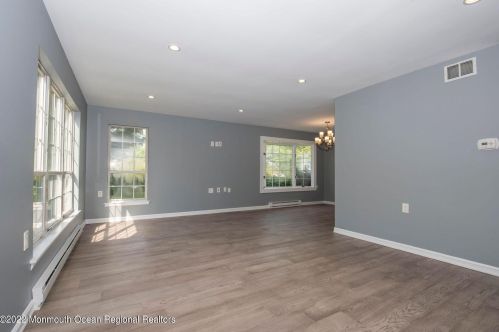 1 Gladstone Ave, Lakehurst NJ 08759-6626 exterior