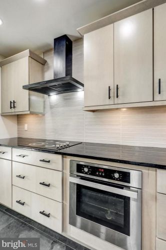 3075 Essex Pl, Lancaster PA  17601-1612 exterior