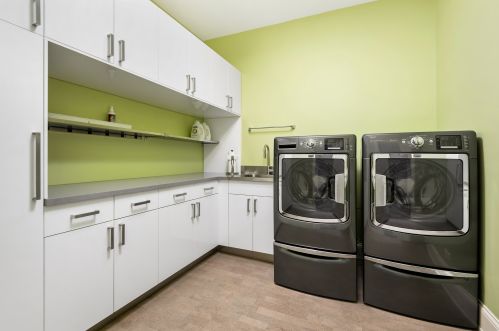 1950 Orch St, Chicago IL 60614-5495 exterior