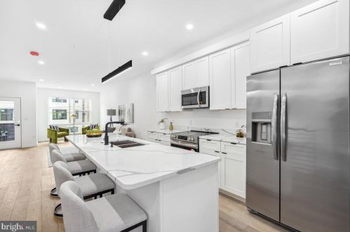 2521 Elvans Rd, Washington, DC 20020-3508