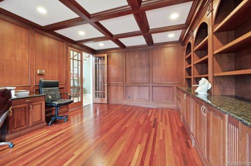 2511 Golf Crst Dr, Rochester MI 48309-4063 exterior