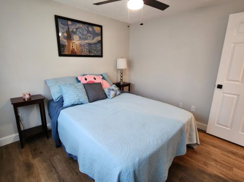 12 Edward Dr, Concord NH  03301-8626 exterior