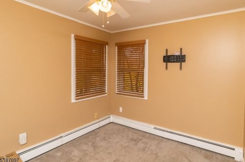 150 Madison Trl, Hopatcong NJ  07843-1519 exterior