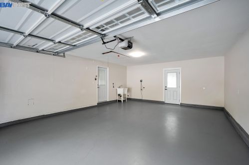 1143 Carey Dr, Concord CA 94520-4337 exterior