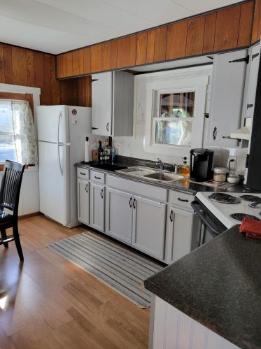 41 Hazel Dr, Concord, NH 03301-3432