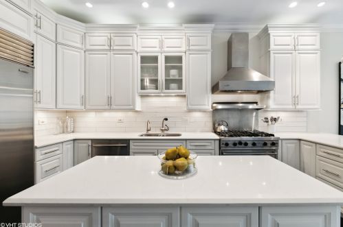 2514 Marshfield Ave, Chicago IL 60614-1907 exterior