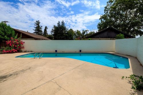 1267 Canal Dr, Turlock CA  95380-4159 exterior