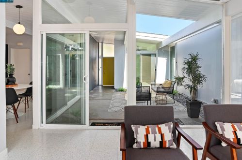 4136 Phoenix St, Concord, CA 94521-1808