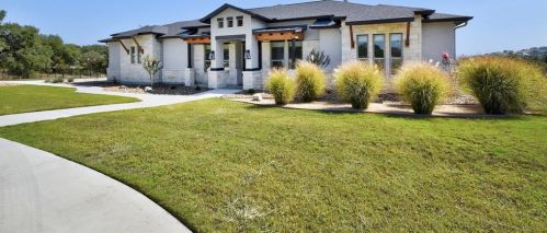 555 Mystic Pkwy, Spring Branch TX 78070-5267 exterior