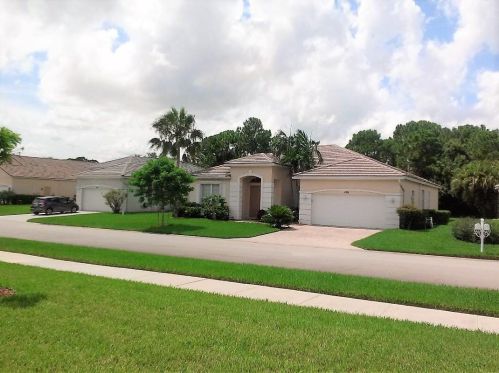 408 Blue Spring Ct, Fort Pierce FL  34986-1776 exterior