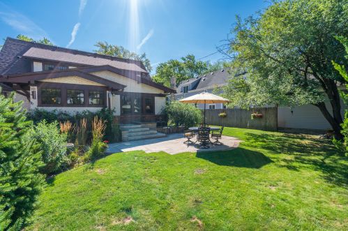 5925 Lk Dr, Milwaukee WI 53217-4629 exterior