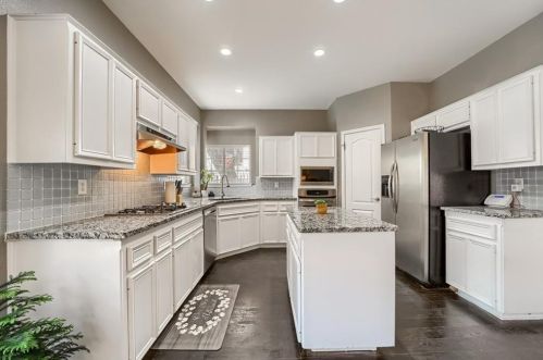 11211 Appletree Ln, Austin TX 78726-1341 exterior