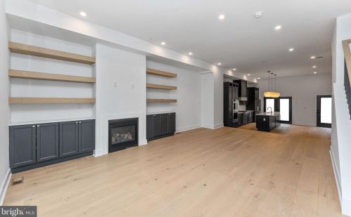 4473 Fleming St, Philadelphia PA 19128-4808 exterior