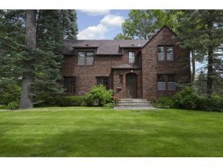 241 Oakwood Rd, Hopkins, MN 55343-8532