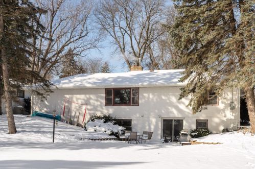 1065 Highview Dr, Saint Paul MN 55112-2417 exterior
