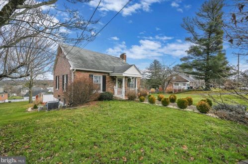 3153 Marietta Ave, Lancaster, PA 17601-1243