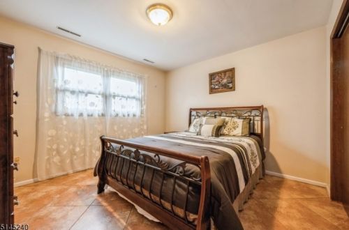 2087 Prospect Ave, Scotch Plains NJ 07076-1203 exterior