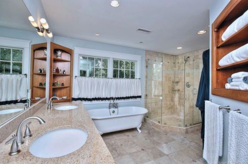 64 Bayberry Ln, Westport CT 06880-4031 exterior