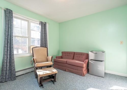 801 Upper Maple St, Killingly CT 06241-2224 exterior