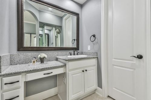 5922 Settlers Creek Ct, Fulshear TX 77441-2044 exterior