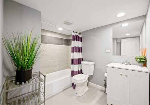 2038 Kildare Ave, Chicago IL 60803-2105 exterior