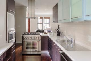 71 Walton St, Chicago IL  60611-1419 exterior