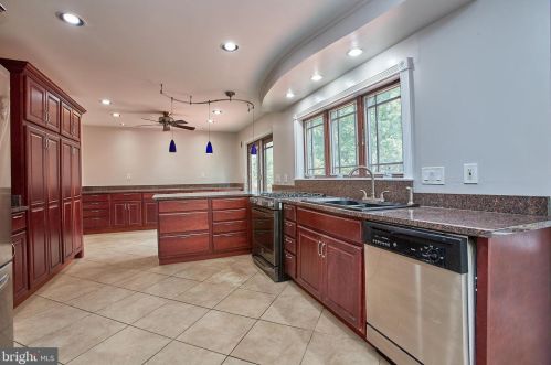 14613 Stonewall Dr, Silver Spring MD 20905-5857 exterior