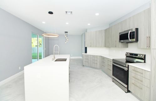 1749 California Blvd, Fort Pierce FL 34953-1159 exterior