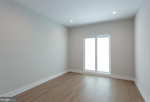 3844 Fairmount Ave, Philadelphia PA  19104-1820 exterior