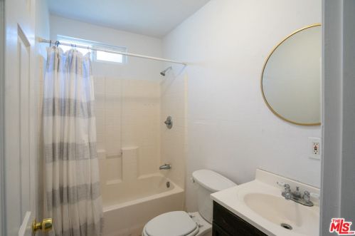 119 Augusta St, Bakersfield CA  93307-1633 exterior