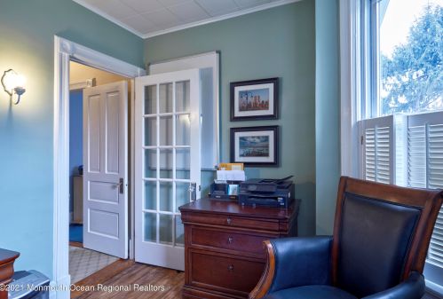 36 Little Silver Pt Rd, Little Silver NJ 07739-1732 exterior