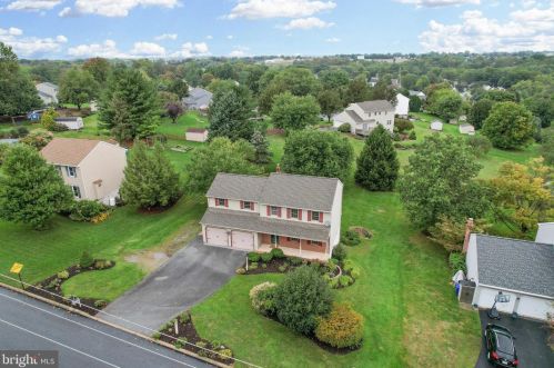 1739 Conard Rd, Lancaster PA 17602-1302 exterior