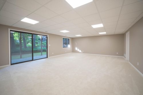 919 Essex Cir, Kalamazoo MI 49008-2349 exterior