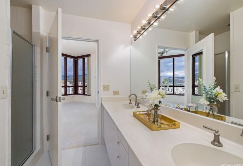 725 Kapiolani Blvd, Honolulu HI 96813-5247 exterior