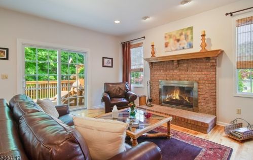 13 Magnolia Ln, Warren NJ 07059-2608 exterior