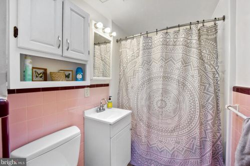 68 Elmwood Ave, Manor PA 19036-1927 exterior