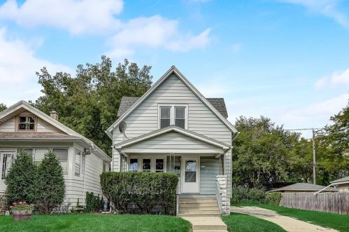 1109 62nd St, Milwaukee, WI 53214-3216