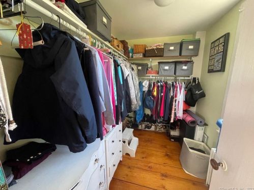 60 Elm St, Deep River CT 06417-1687 exterior