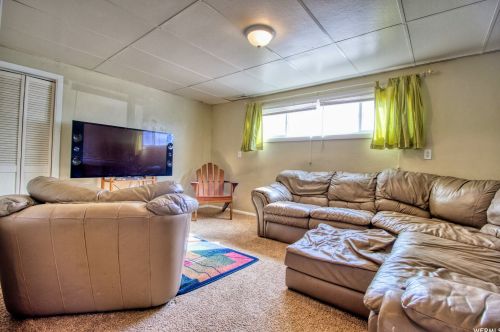 3728 Atmore Rd, Taylorsville UT 84084-1401 exterior